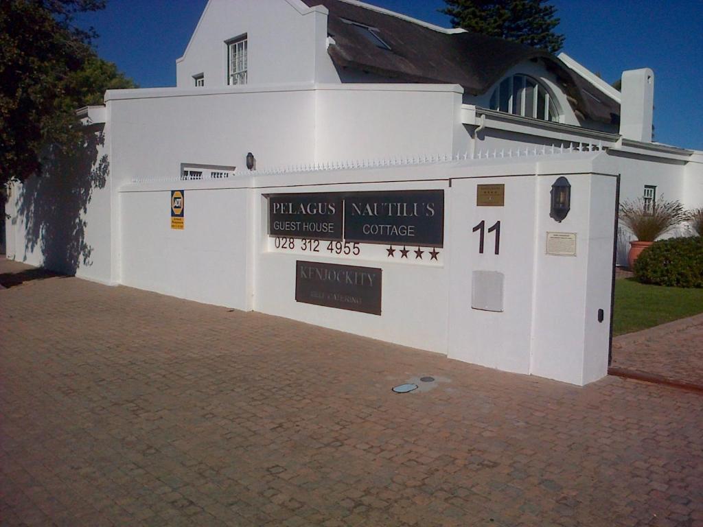 Kenjockity Self Catering Apartments Hermanus Exterior foto
